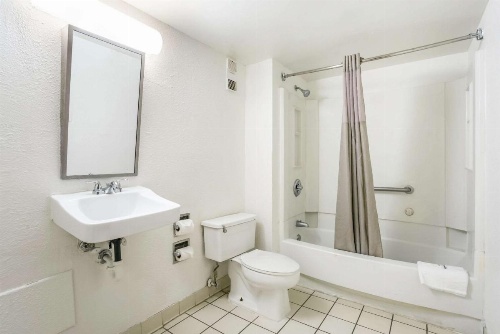 Rodeway Inn Baltimore - Inner Harbor South image 6